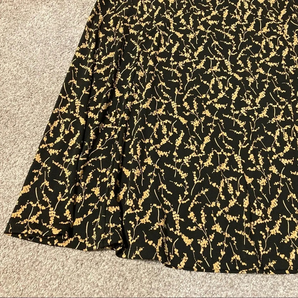 NWOT Nine West Black Floral Print Skirt M - Picture 5 of 13